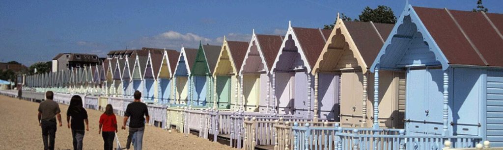 banner Scenic view of Mersea Island beach during a peaceful day out